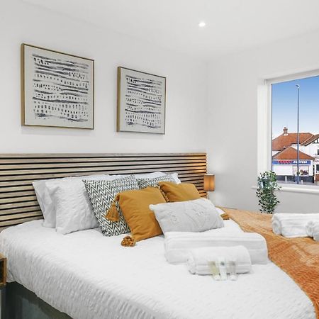Modern Bungalow In Maidstone Sleeps 5 With Free Parking Εξωτερικό φωτογραφία
