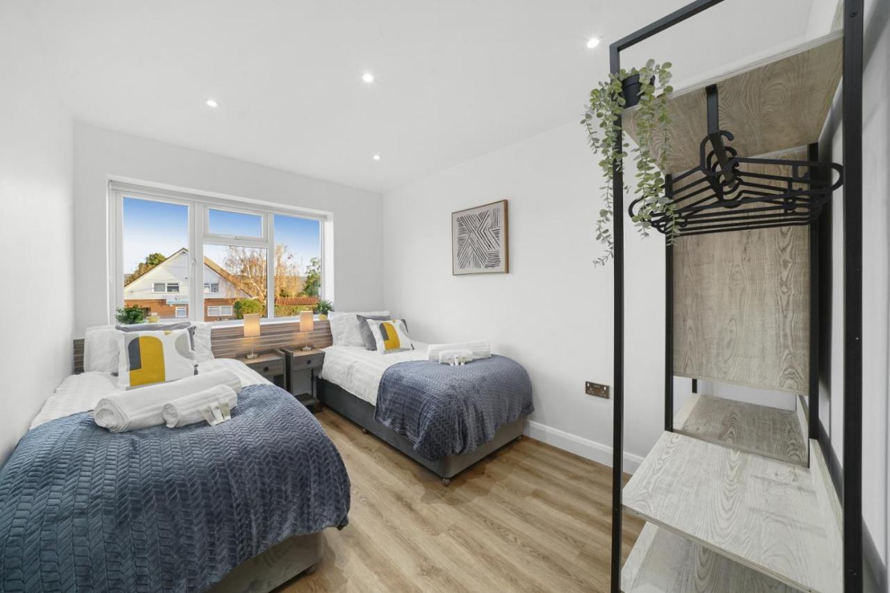 Modern Bungalow In Maidstone Sleeps 5 With Free Parking Εξωτερικό φωτογραφία
