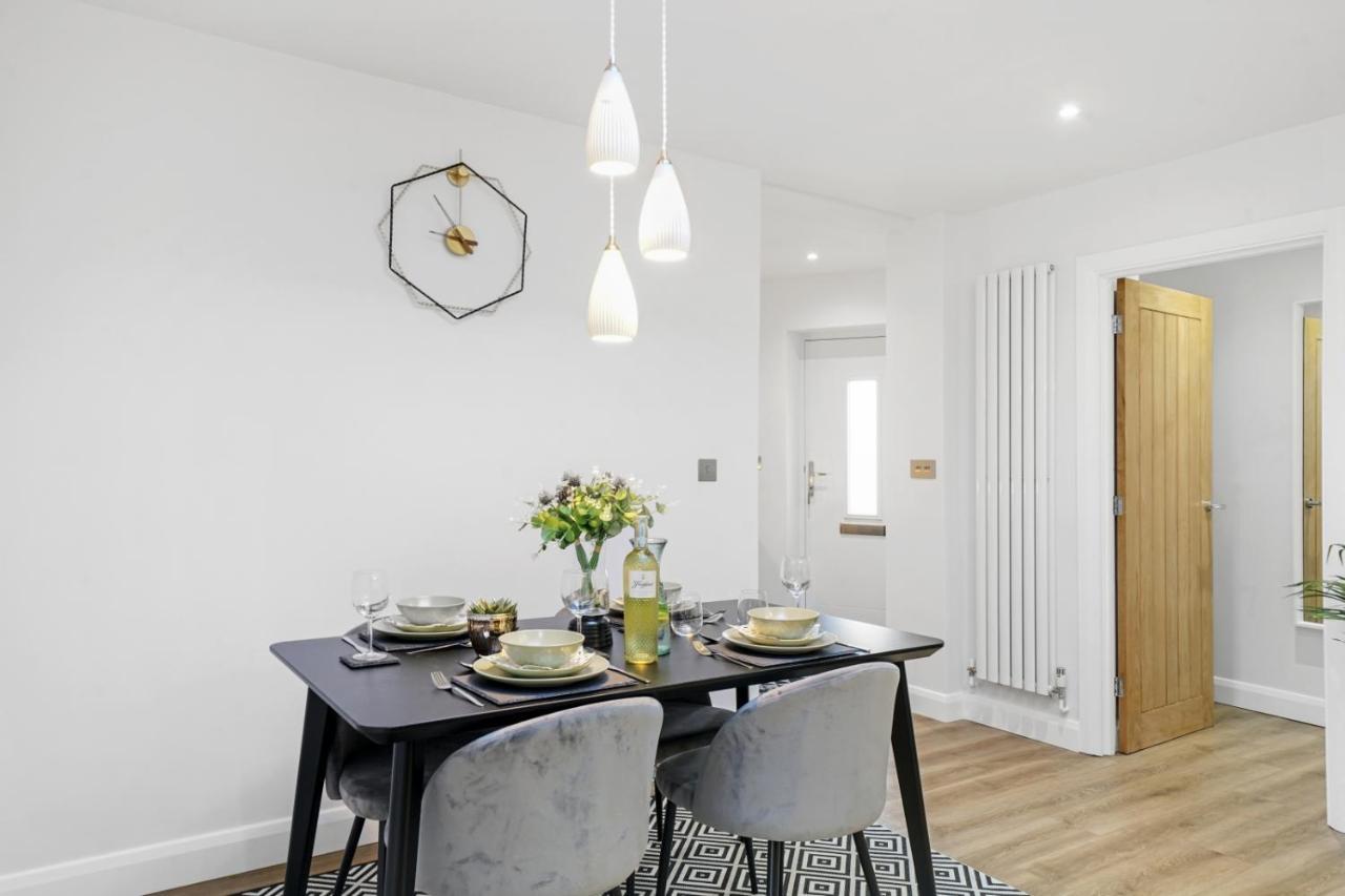 Modern Bungalow In Maidstone Sleeps 5 With Free Parking Εξωτερικό φωτογραφία