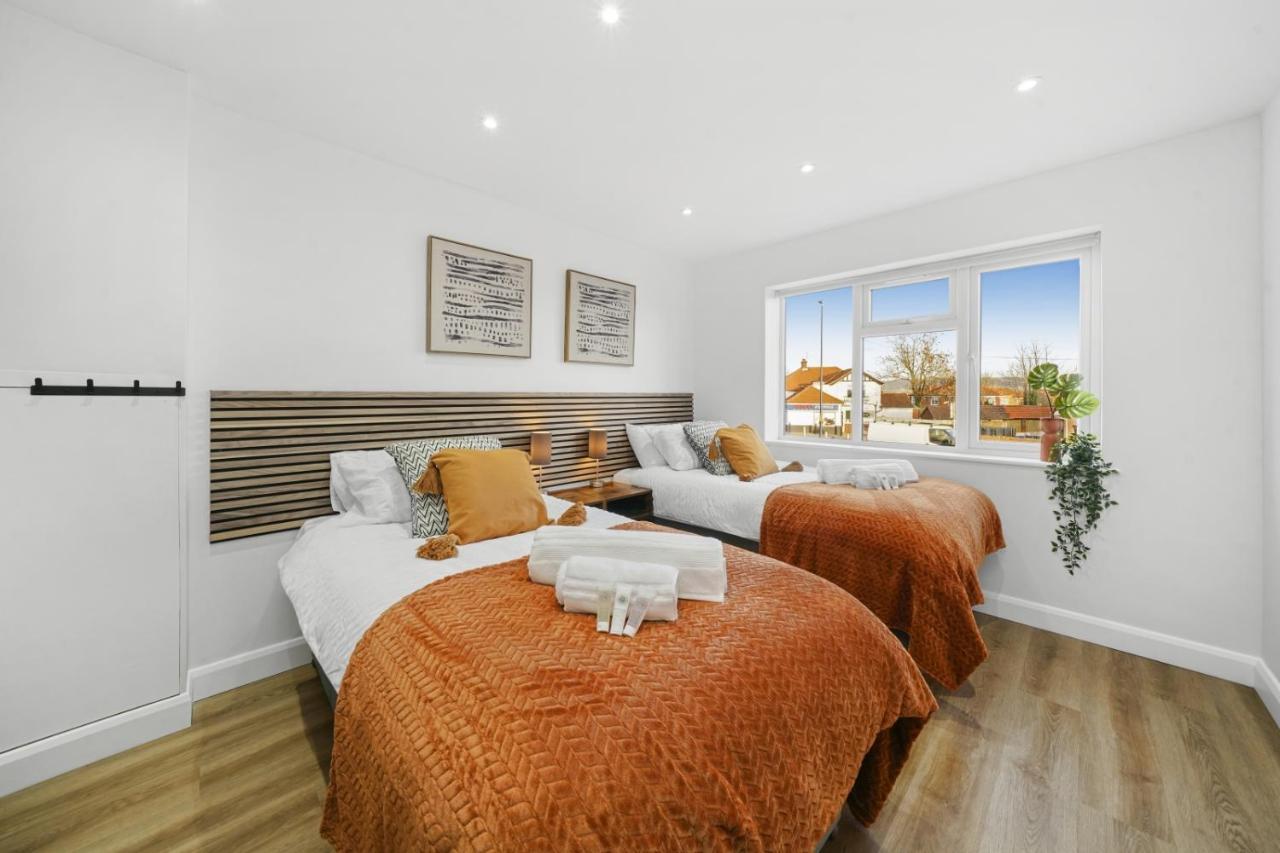 Modern Bungalow In Maidstone Sleeps 5 With Free Parking Εξωτερικό φωτογραφία