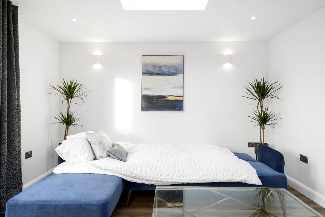 Modern Bungalow In Maidstone Sleeps 5 With Free Parking Εξωτερικό φωτογραφία
