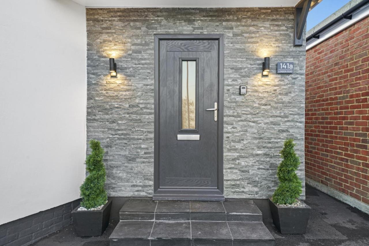 Modern Bungalow In Maidstone Sleeps 5 With Free Parking Εξωτερικό φωτογραφία