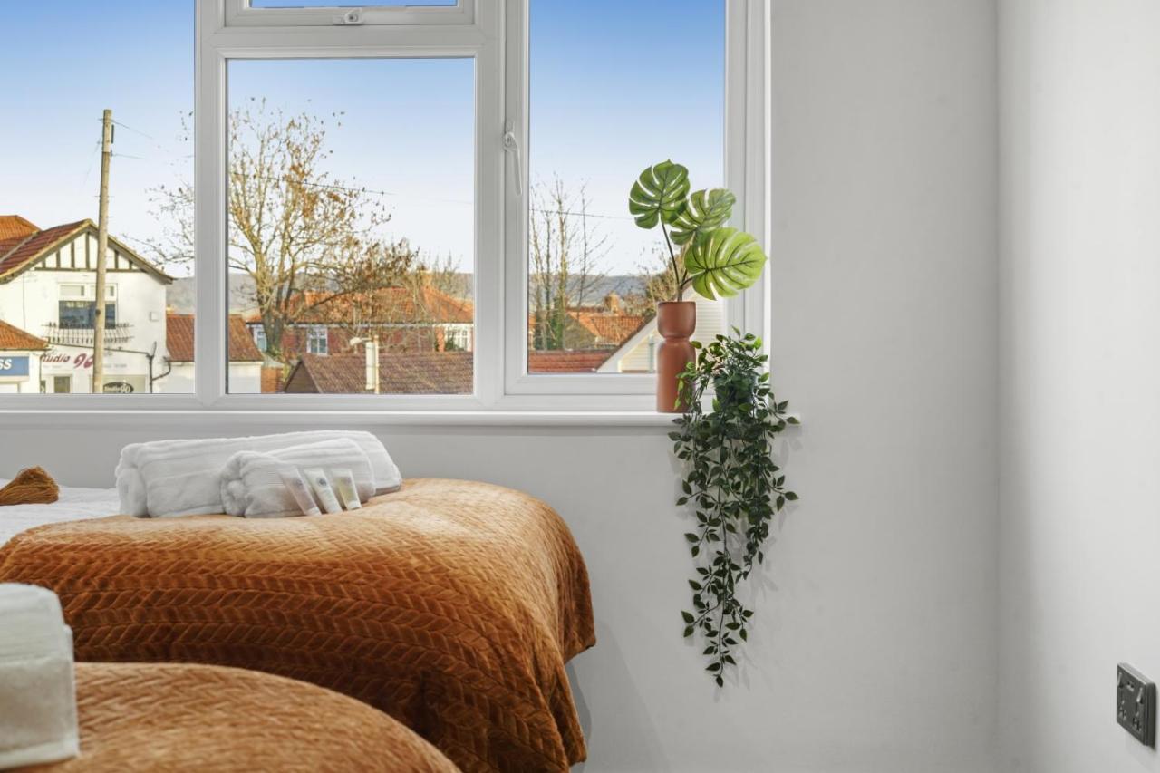 Modern Bungalow In Maidstone Sleeps 5 With Free Parking Εξωτερικό φωτογραφία