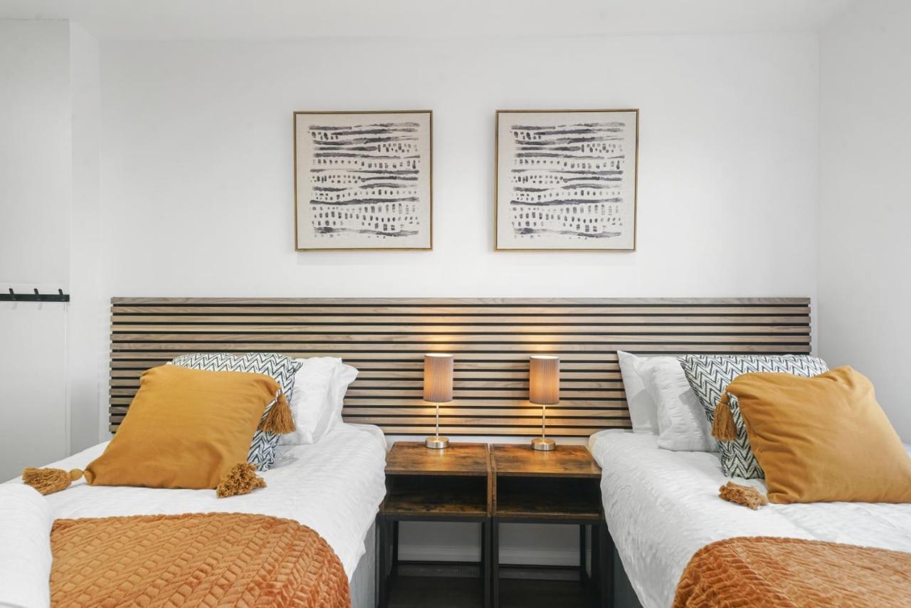 Modern Bungalow In Maidstone Sleeps 5 With Free Parking Εξωτερικό φωτογραφία