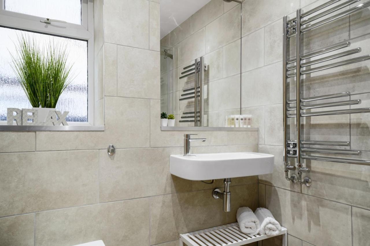 Modern Bungalow In Maidstone Sleeps 5 With Free Parking Εξωτερικό φωτογραφία